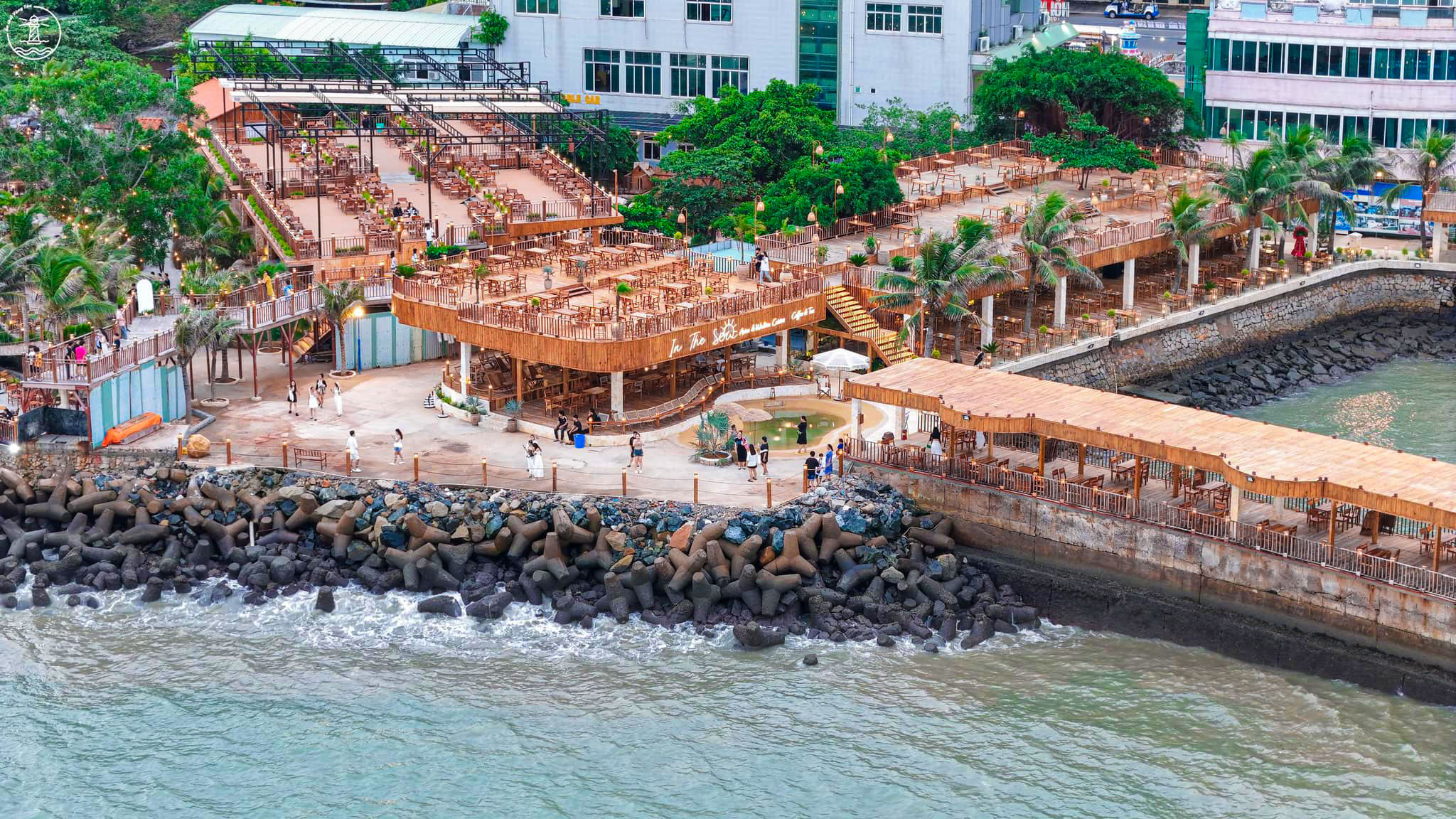 In The Sea Restaurant & Coffee view biển Vũng Tàu