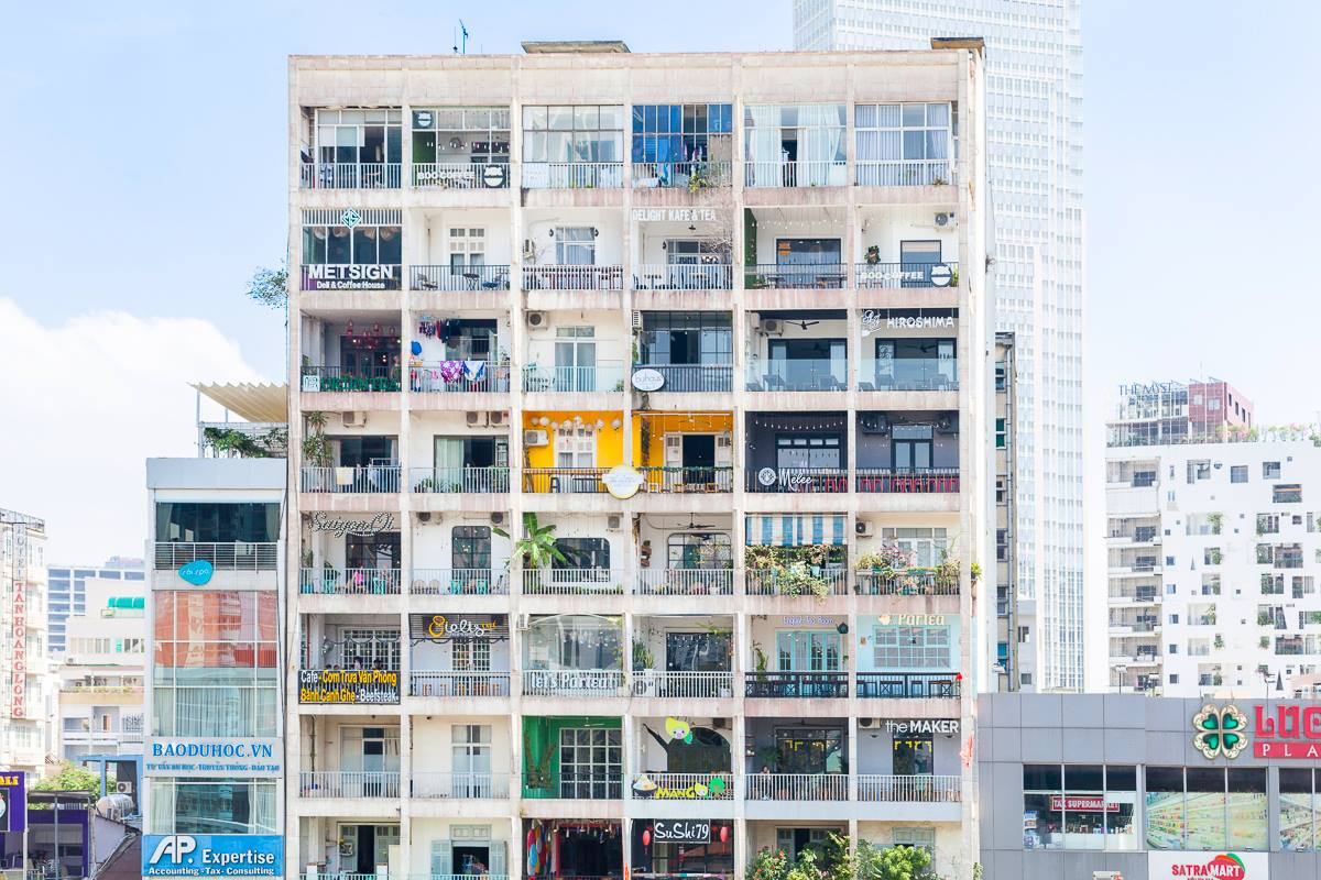 Chung cư 42 Nguyễn Huệ nhiều quán cà phê diễu binh
