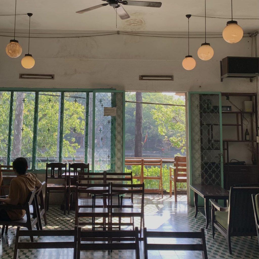 View sông Đông Ba tại Hue Roastery Cafe
