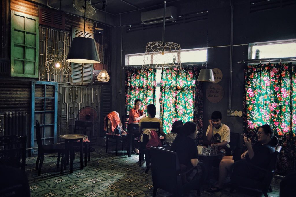 Không gian xưa cũ tại 1976 Cafe - quán café đẹp ở Huế