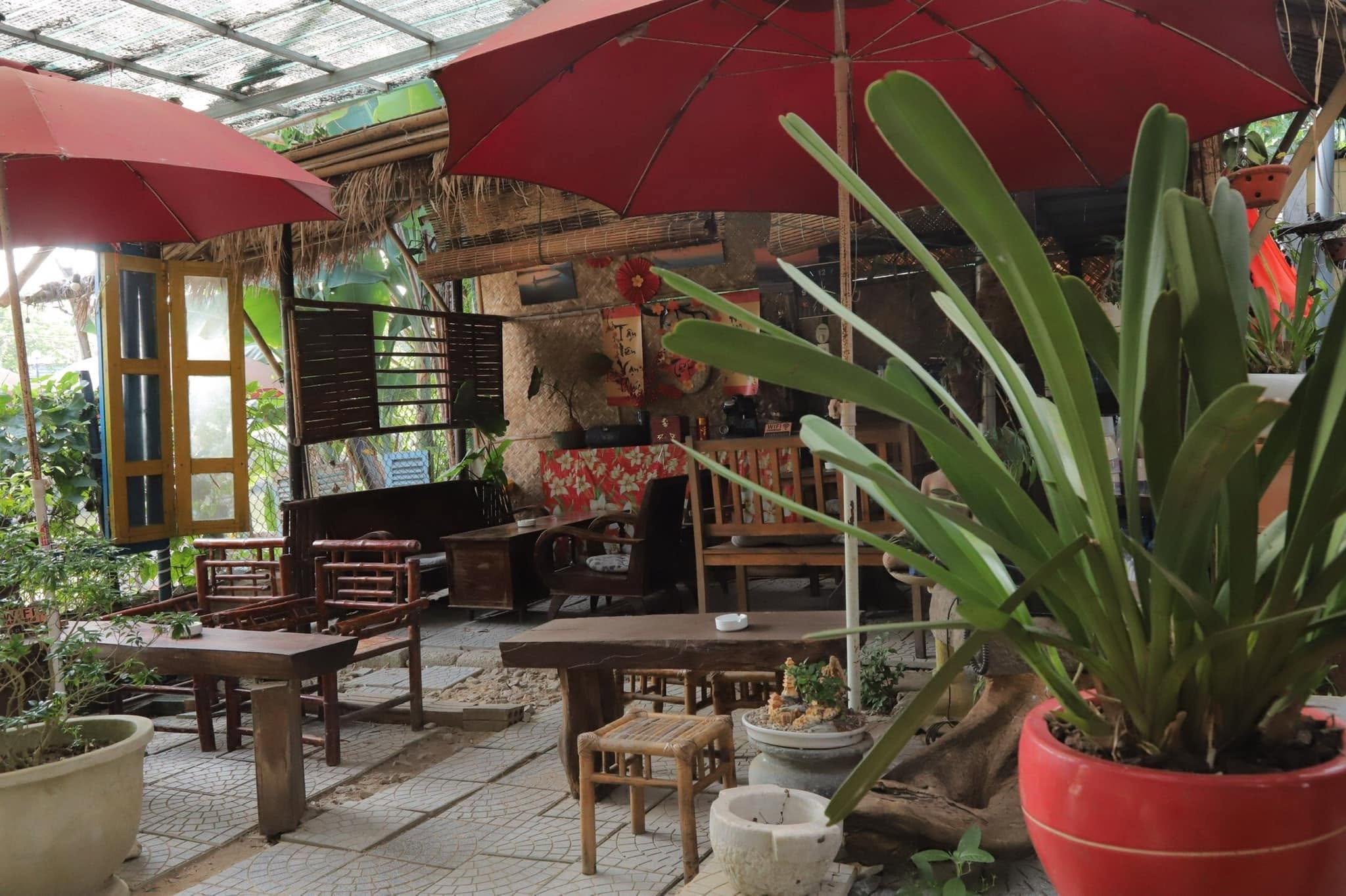 Khu vườn xanh mướt của Mộc Cafe