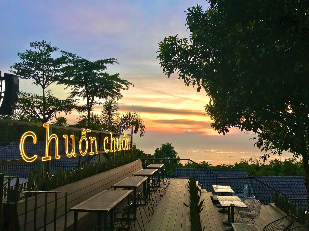 Không gian quán cafe Phú Quốc Cafe Chuồn Chuồn