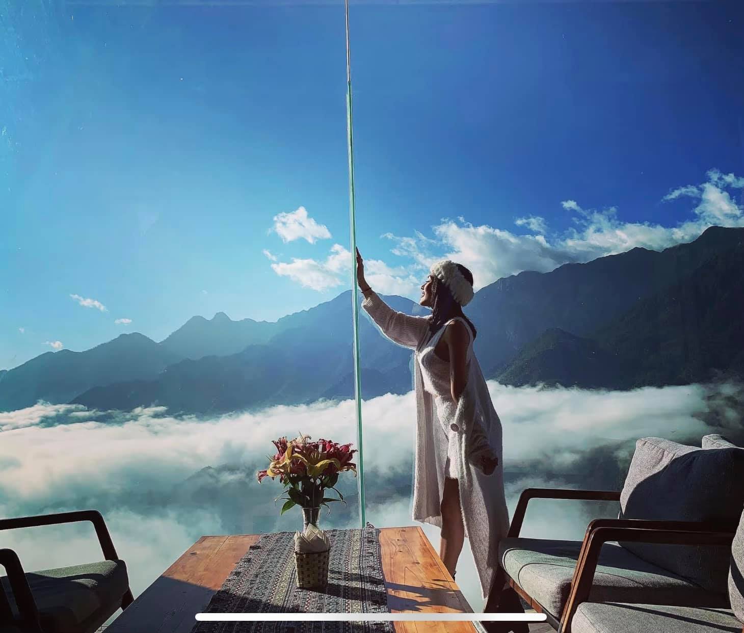 Quán cafe Sapa Viet Trekking ngắm biển mây Fansipan
