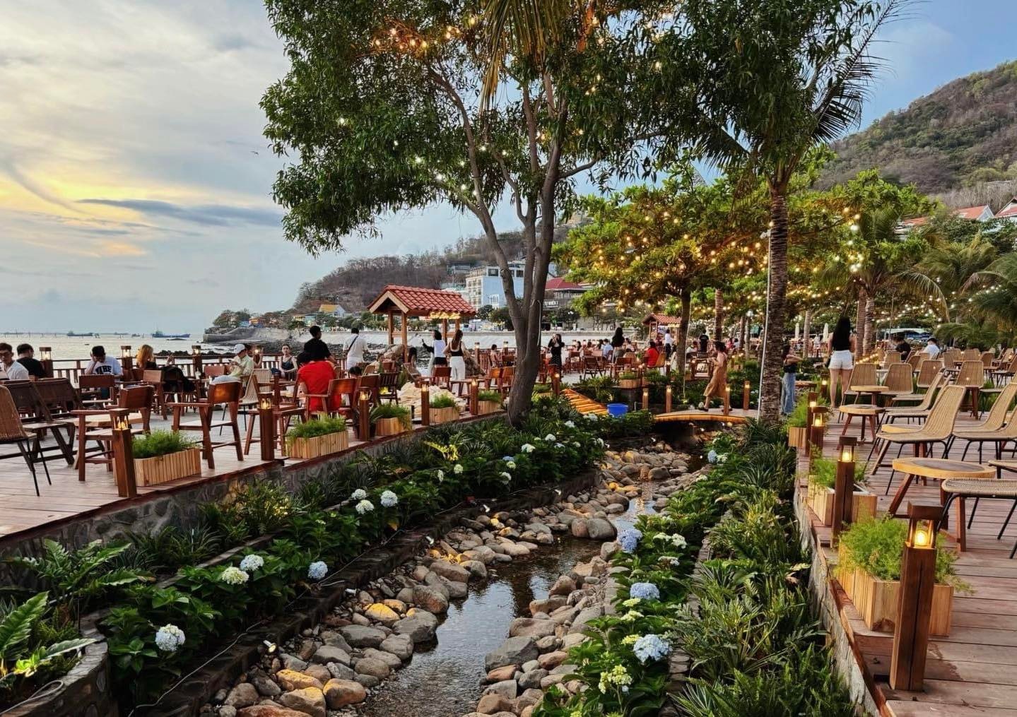 Tiệm cà phê Suối Bên Biển view biển Vũng Tàu