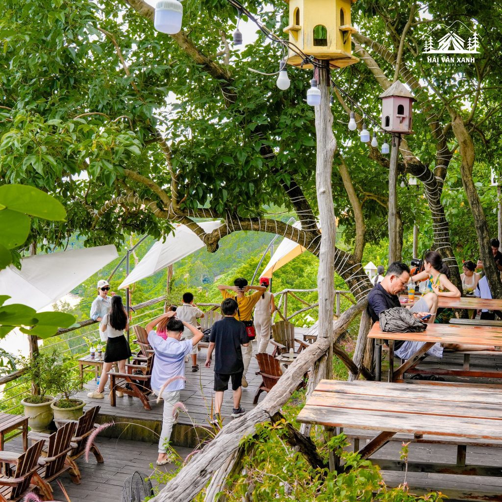 Không gian glamping tại quán cafe view đẹp đèo Hải Vân