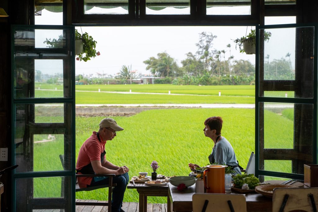 Không gian lãng mạn của quán cafe view ruộng lúa Hội An