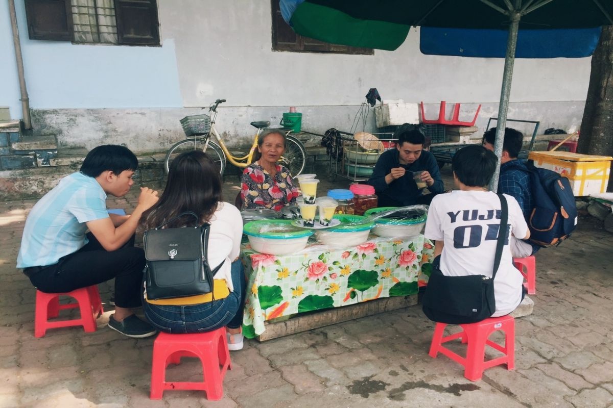 Quán chè của mệ Hột