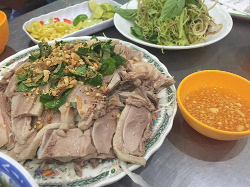 Quán gỏi vịt lâu đời nhất Sài Gòn
