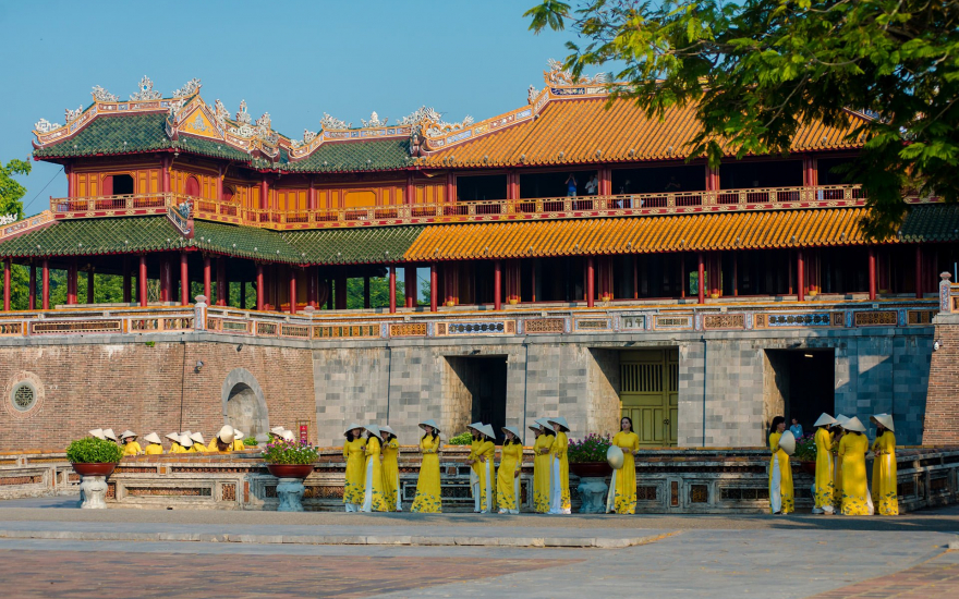 Cổng vào khu di tích Kinh thành Huế