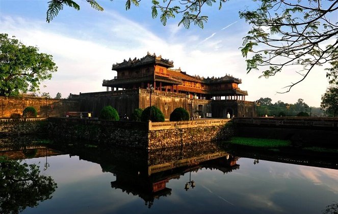 Vẻ cổ kính rêu phong tại Kinh thành Huế