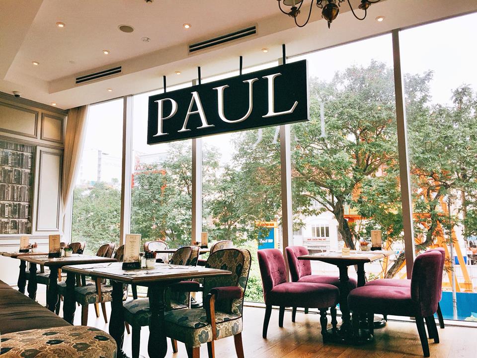 Không gian quán trà chiều Sài Gòn tại PAUL