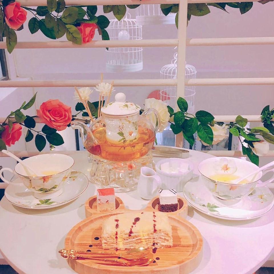 Không gian thơ mộng tại quán trà chiều Sài Gòn Róses Teahouse