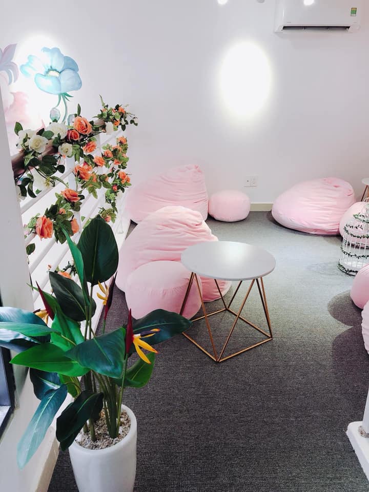 Góc chụp ảnh cổ tích Róses Teahouse Sài Gòn