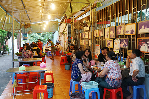 Quán vịt nấu chao Thành Giao nằm trong hẻm đường Lý Tự Trọng, quận Ninh Kiều