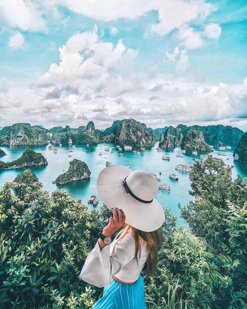 Cảnh quan du lịch Quảng Ninh tại vịnh Hạ Long những năm trước Cảnh quan du lịch Quảng Ninh tại vịnh Hạ Long những năm trước