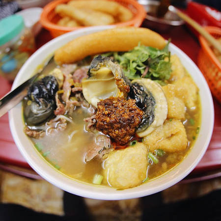 Bún ốc ở đây cũng được khen bởi ốc to, sạch -@milivista