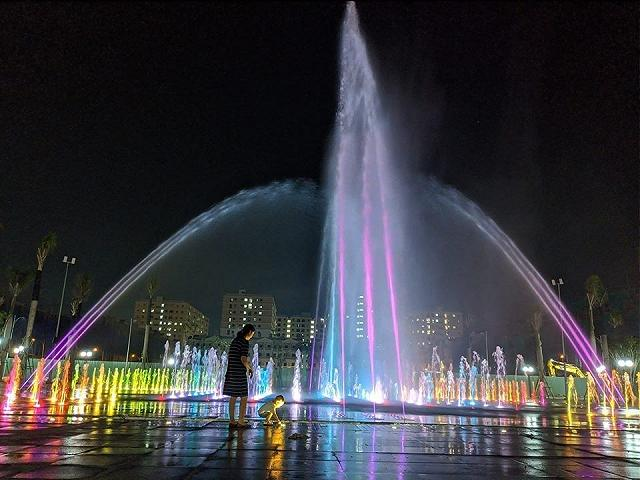 Quảng trường nhạc nước Hòa Bình Square cột nước trung tâm