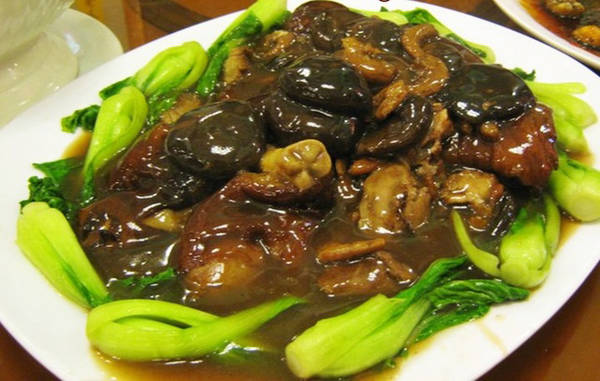 Giò heo hầm Phúc Kiến tại nhà hàng Gia Phú Phúc Kiến