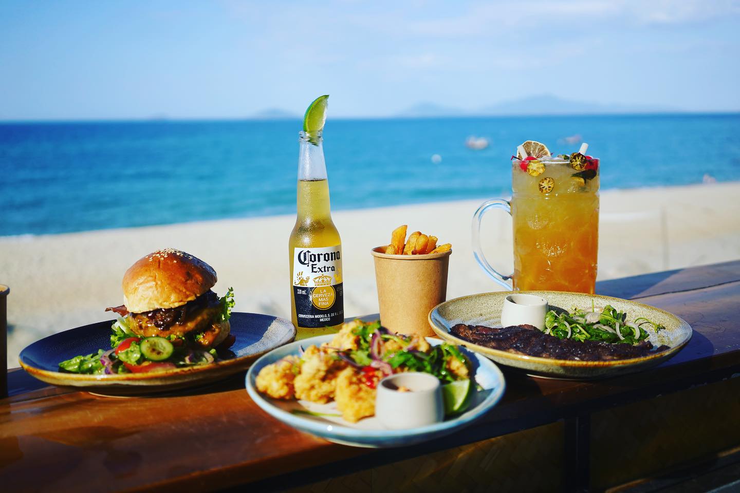 Quán bar Hội An Barefoot Beach Club không gian thơ mộng