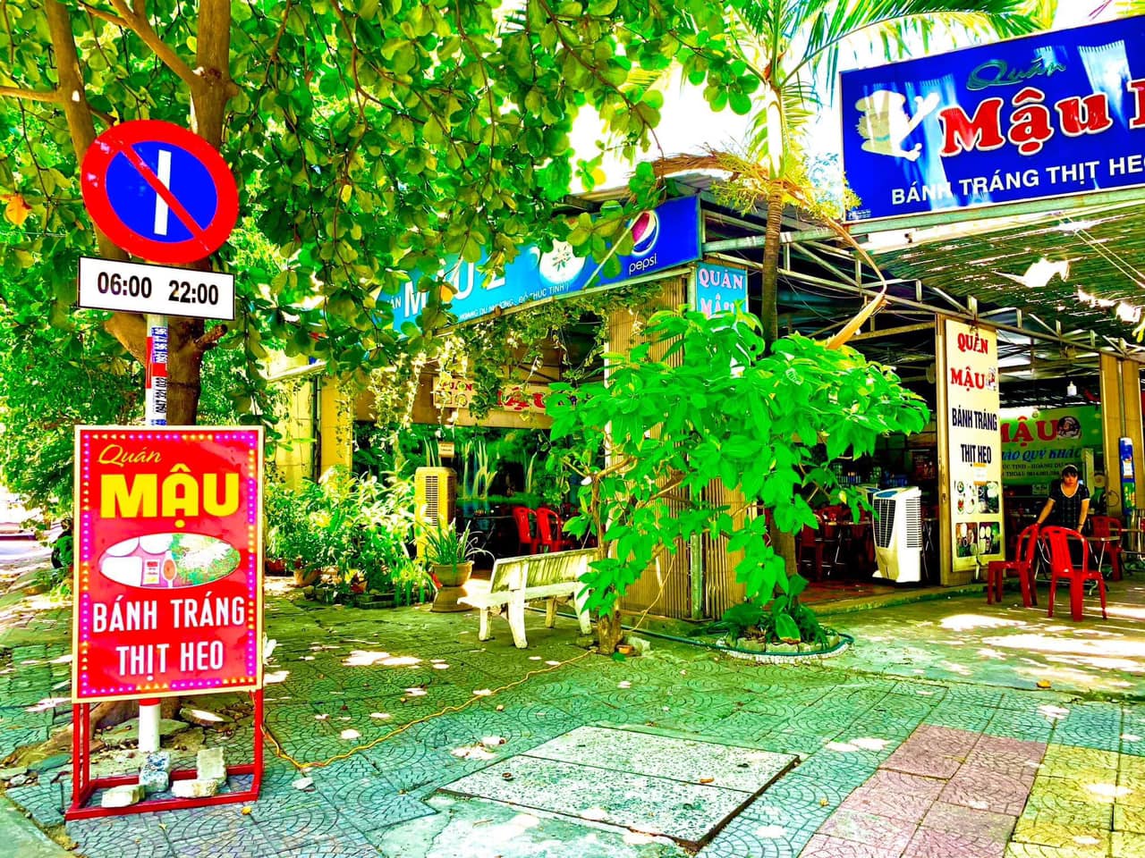 Quán Mậu chuyên bánh tráng cuốn thịt heo Đà Nẵng