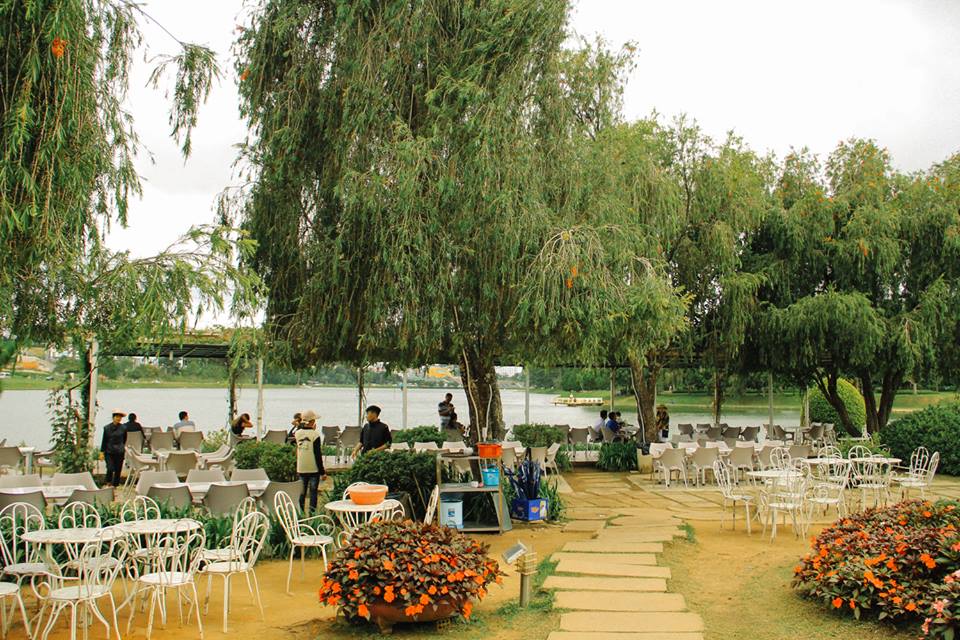 Cafe sân vườn tại QUE Garden Đà Lạt