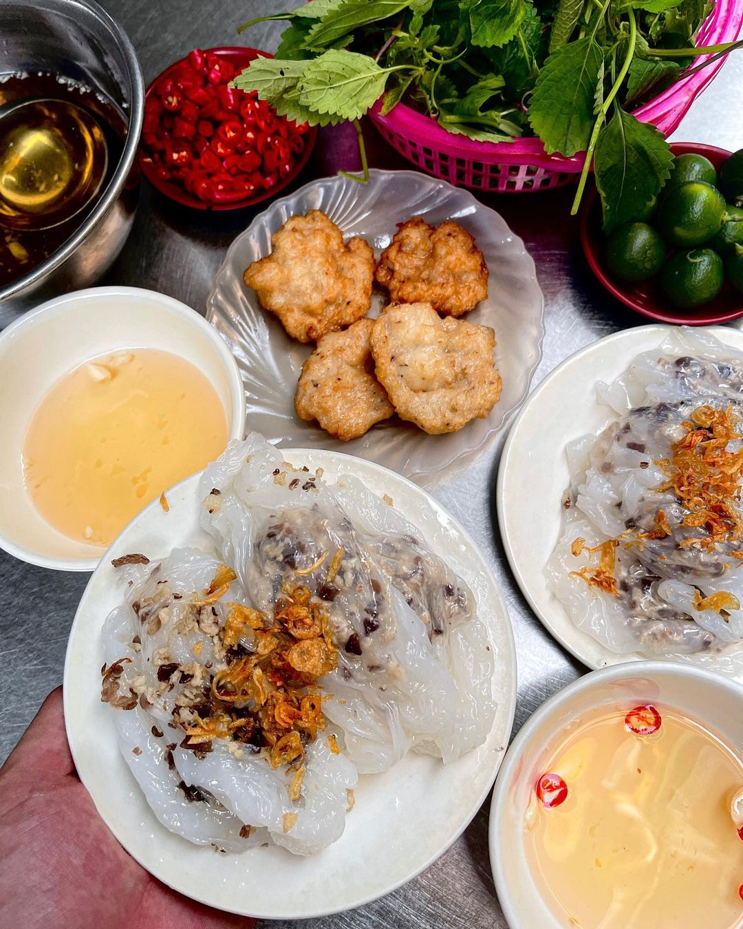 Bánh cuốn chả mực - món ăn ngon Hạ Long