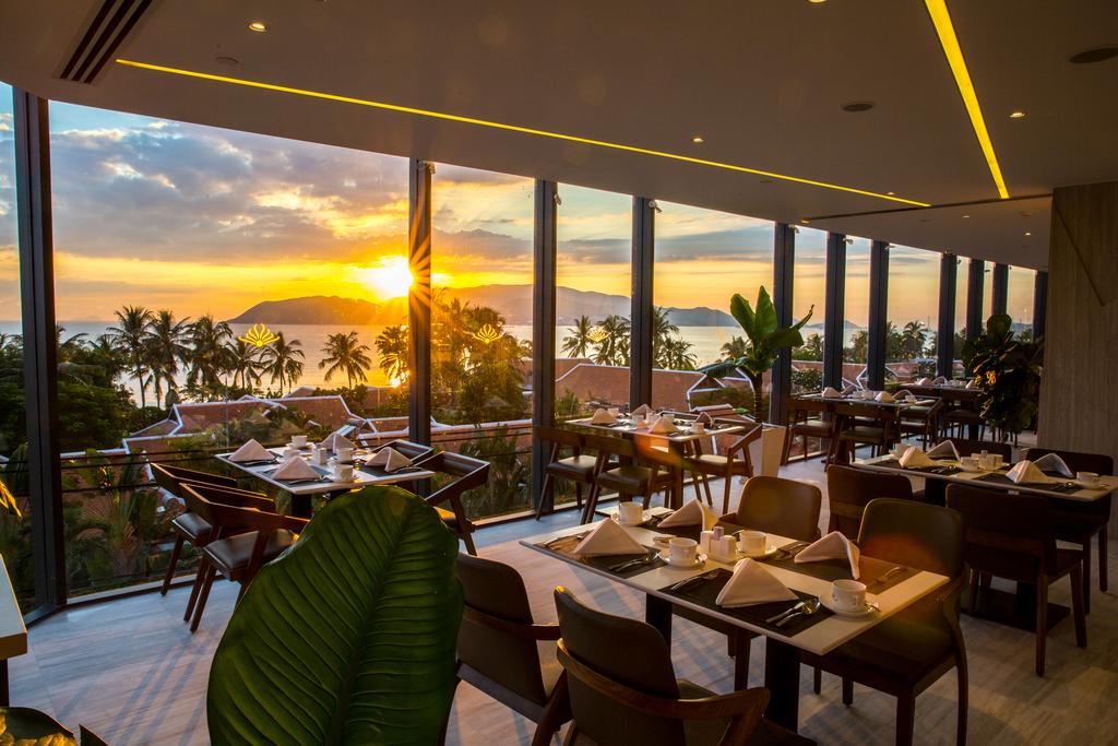 Nhà hàng ẩm thực cao cấp tại khách sạn Queen Ann Nha Trang