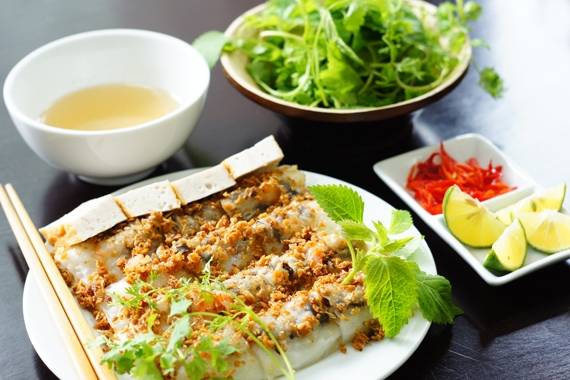 40.000 đồng cho một suất bánh cuốn đầy đặn mang hương vị cực kì lôi cuốn. (Ảnh: Internet)