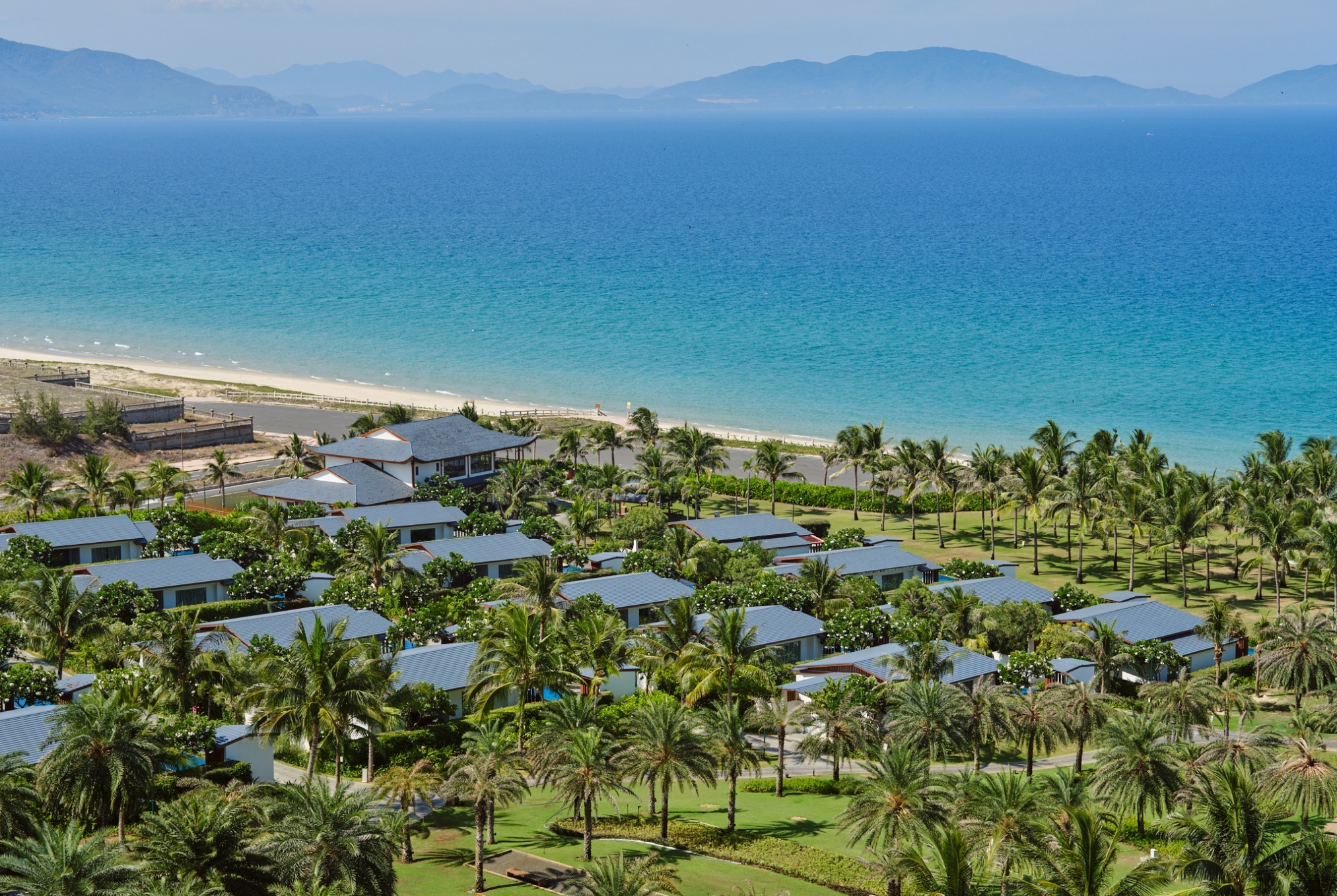 Tầm nhìn hướng biển tuyệt đẹp từ Radisson Blu Cam Ranh
