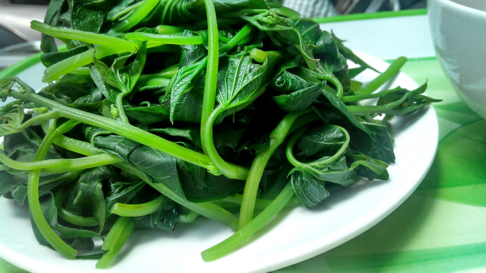 Rau lang luộc xanh tươi