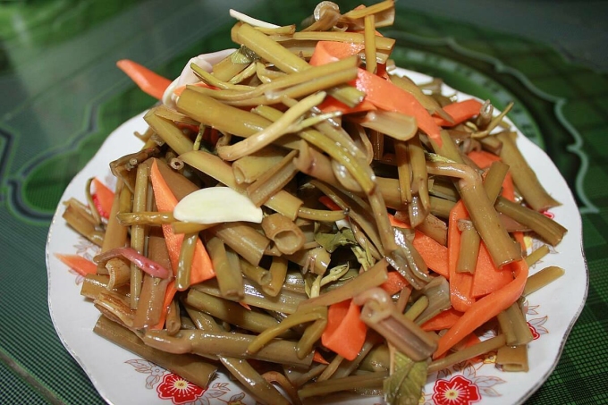 Dưa rau muống ngâm chua ngọt