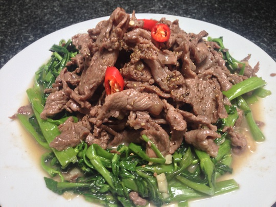 Rau ngổ xào thịt bò