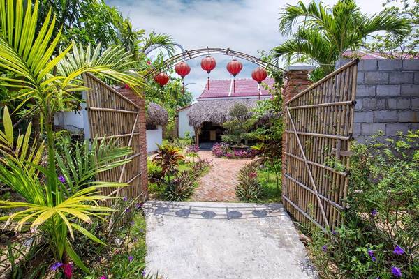 Homestay Hội An Red Flower Cottage Homestay khu vườn