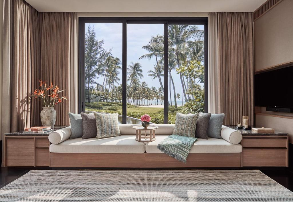 Lagoon Pool Villa Regent Phú Quốc