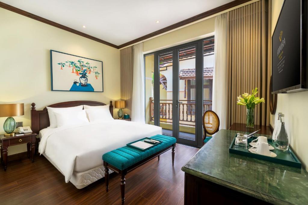 Phòng ngủ tiện nghi tại resort bên biển Cửa Đại