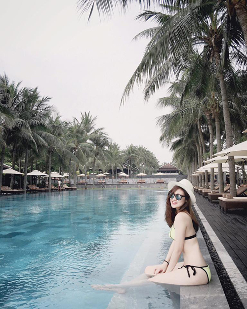 Không chỉ sao Hàn mà nhiều sao Việt cùng từng check in tại resort bên bờ biển Hà My, trong số đó là Á hậu Tú Anh. Đầu tháng 5, trong dịp nghỉ lễ 30/4-1/5 năm 2016, người đẹp đã có một kỳ nghỉ thảnh thơi, lãng mạn tại đây. Ngoài ra, khách còn có thể chơi tennis, cầu lông, bóng rổ, đọc sách trong thư viện hoặc cho trẻ em chơi trò chơi. Giá mỗi đêm nghỉ thuộc loại "con nhà giàu", khoảng từ 7,7 triệu đồng đến 16,3 triệu đồng.