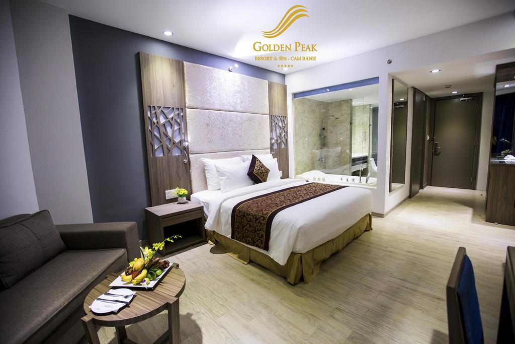 Hệ thống nhà hàng sang trọng tại Golden Peak Resort