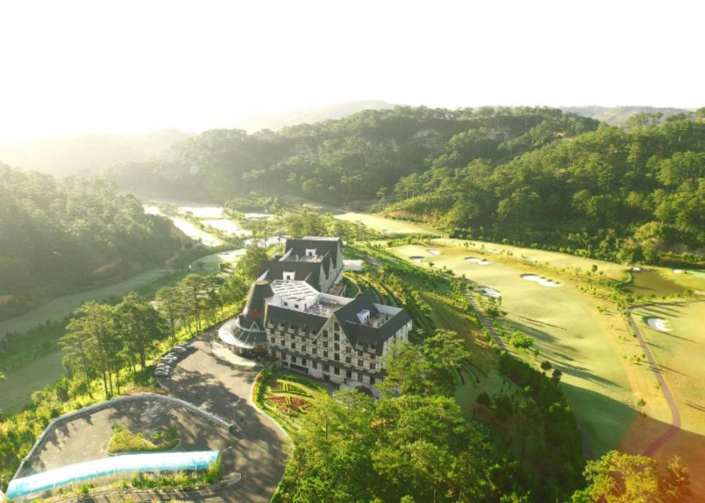 Swiss-Belresort Tuyền Lâm - Đà Lạt