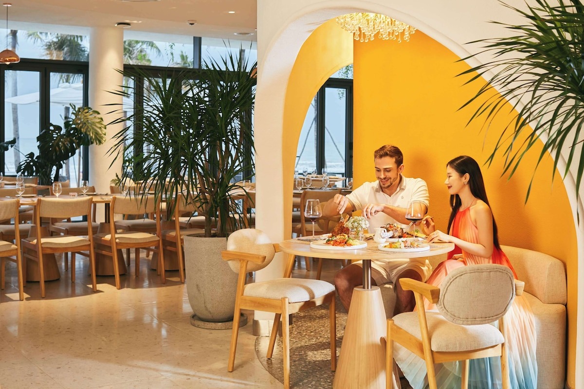 Nhà hàng resort Hồ Tràm phục vụ ẩm thực
