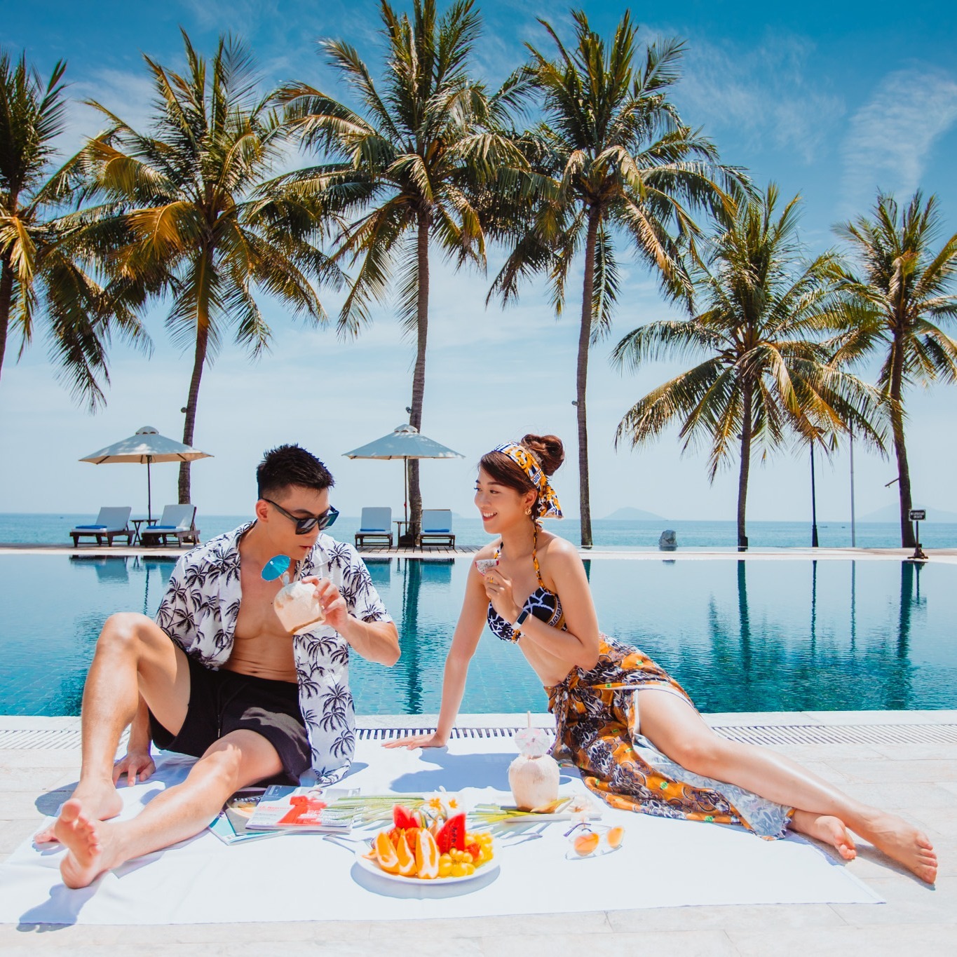 Hồ bơi vô cực view biển tại resort Hội An
