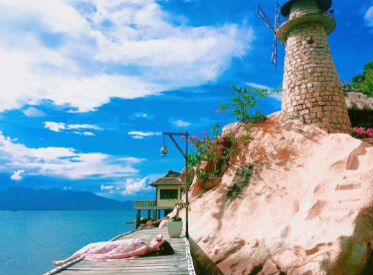 Cây cầu gỗ huyền thoại tại Resort Ngọc Sương