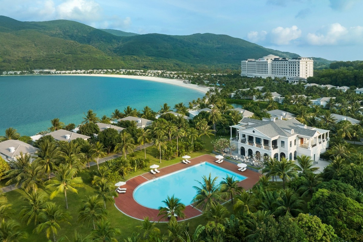 Nghỉ dưỡng thượng lưu với combo Nha Trang tại Hòn Tre