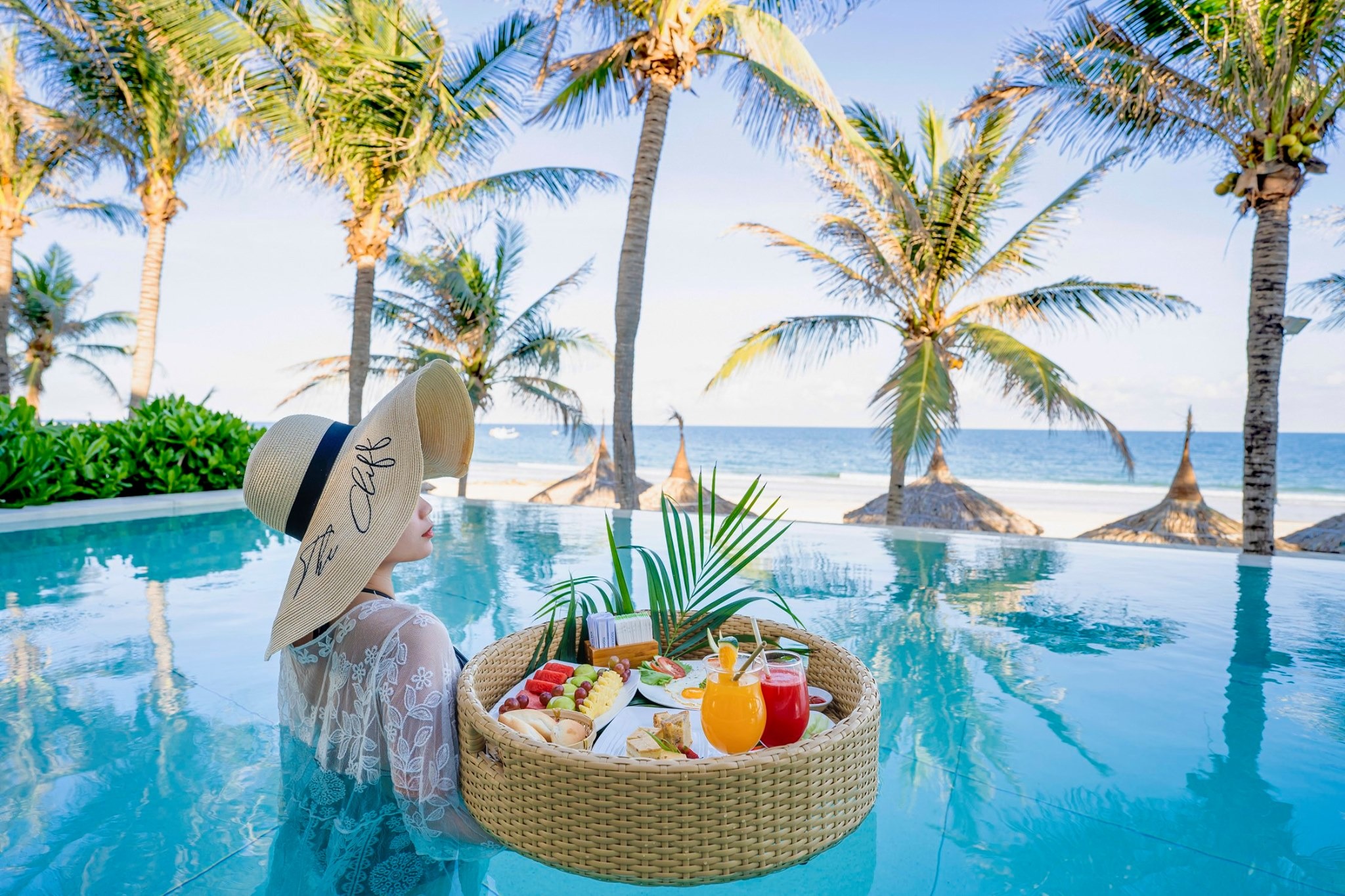 Bữa ăn nhẹ tại combo resort Phan Thiết The Cliff