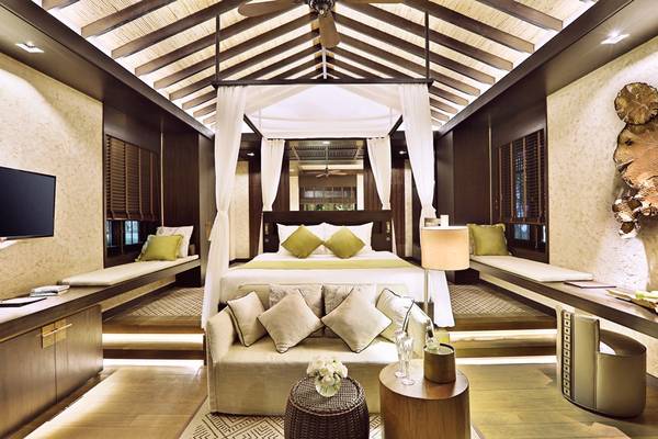 Phòng ngủ sang trọng Nam Nghi Resort Nội thất gỗ sang trọng tại resort Phú Quốc