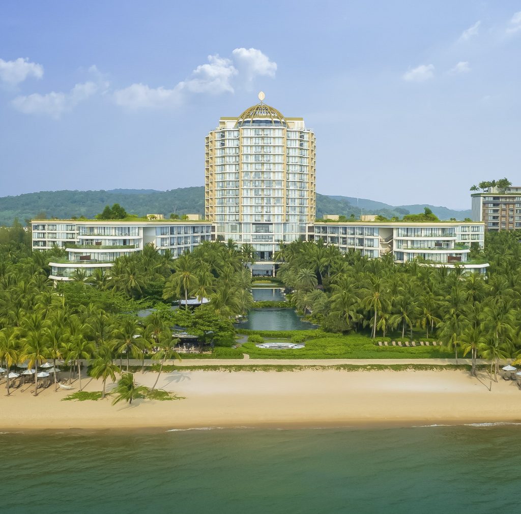 Bên ngoài khu nghỉ dưỡng InterContinental Phu Quoc Long Beach
