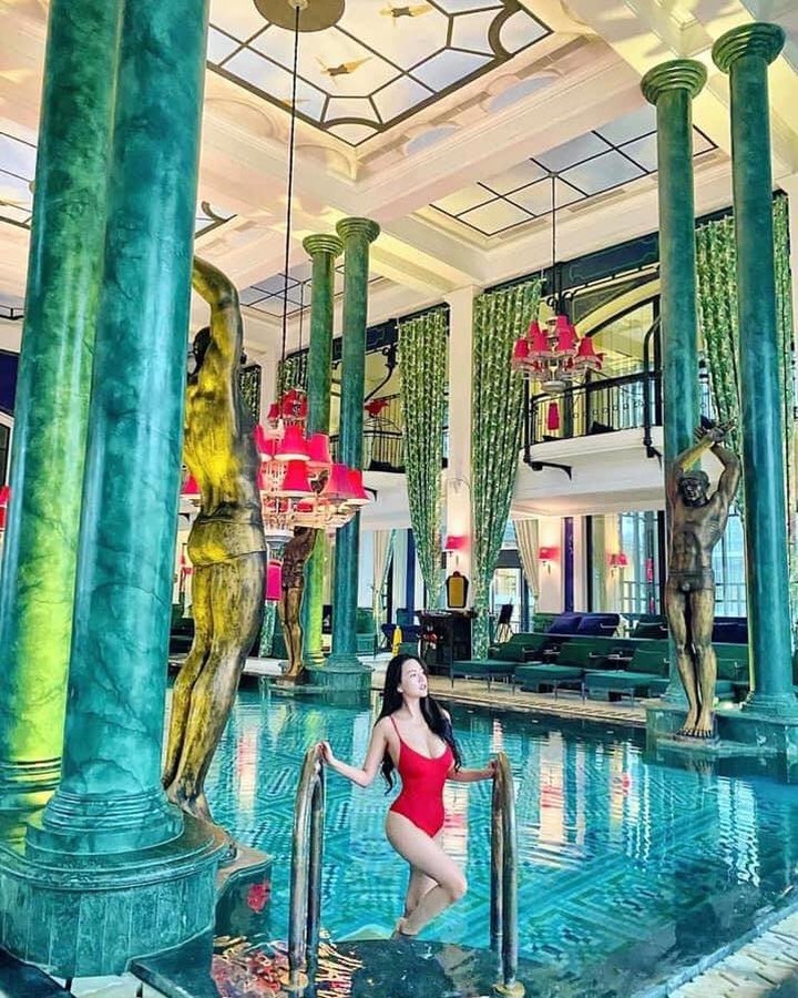 Hồ bơi trong resort Sapa