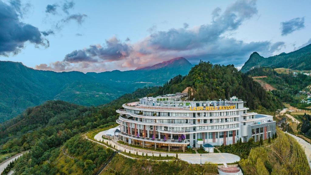 Top 5 resort Sapa sang trọng, view núi đẹp đang flash sale