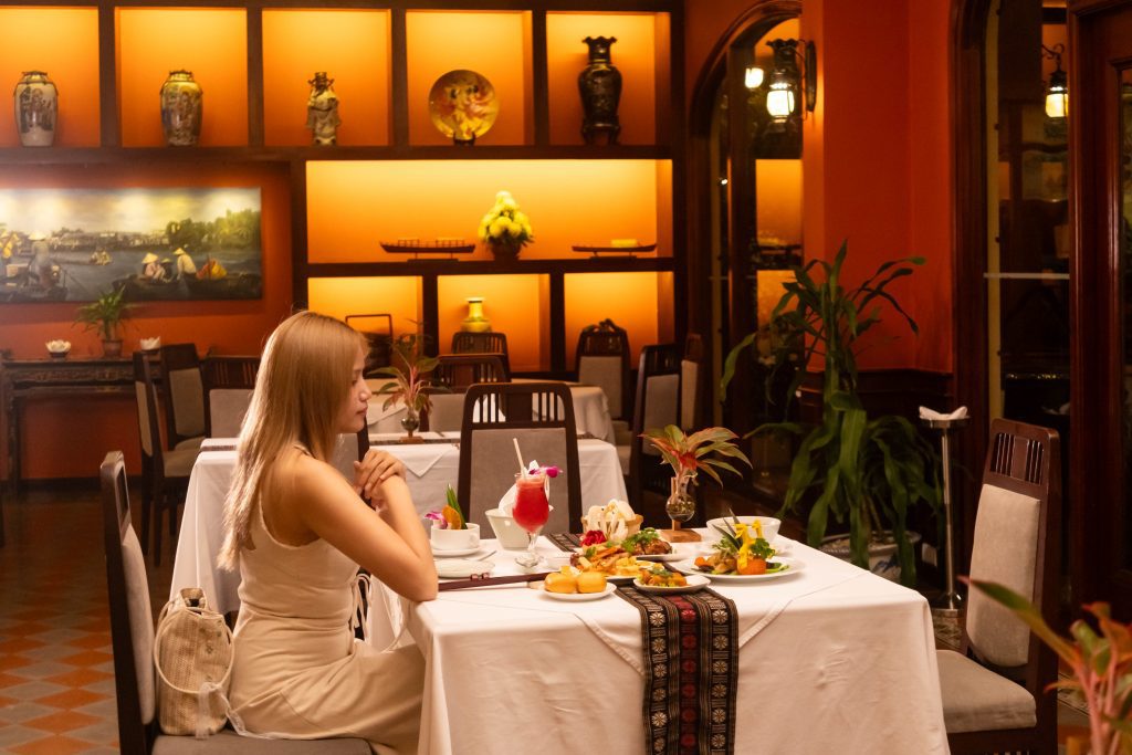 Nhà hàng ấm cúng tại resort riêng tư Victoria Cần Thơ