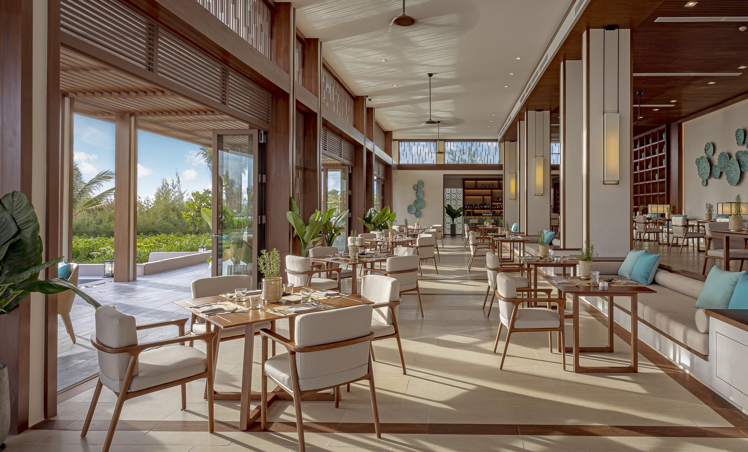 Nhà hàng Maia Quy Nhơn resort ven biển cho tết 2025