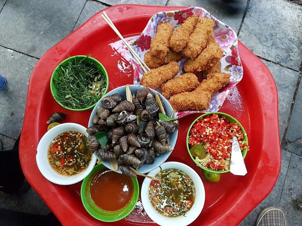 Quán ốc Hà Nội Trang Đinh Liệt bát ốc luộc nóng hổi Quán ốc Hà Nội Trang Đinh Liệt bát ốc luộc nóng hổi